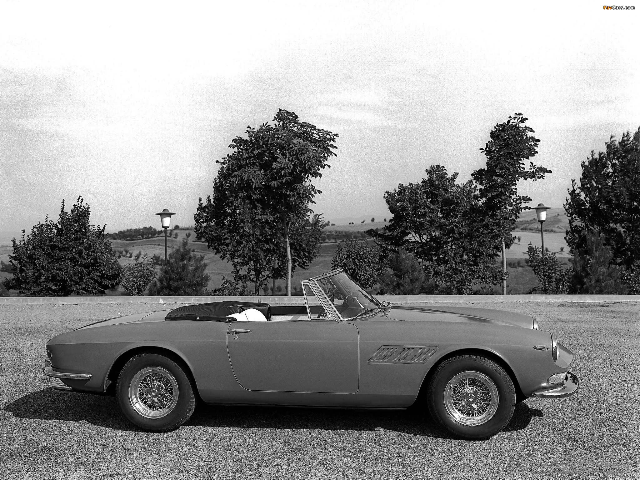 Ferrari 275 GTS Spider 1964–66 pictures (2048 x 1536)