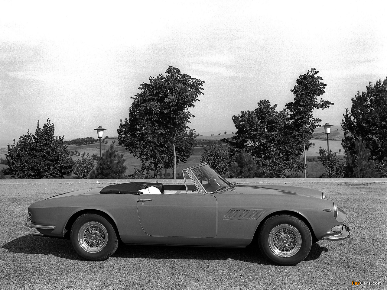 Ferrari 275 GTS Spider 1964–66 pictures (1280 x 960)