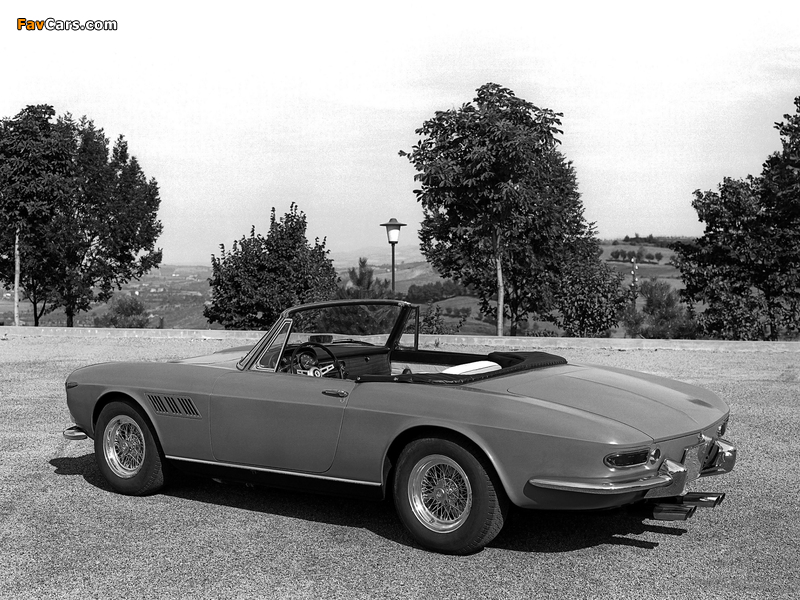 Photos of Ferrari 275 GTS Spider 1964–66 (800 x 600)