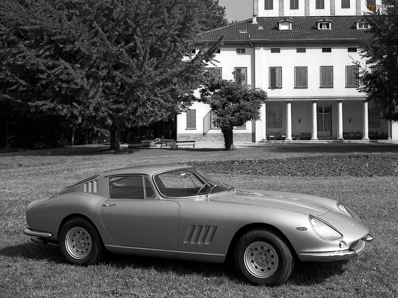 Photos of Ferrari 275 GTB/4 1966–68 (1600 x 1200)