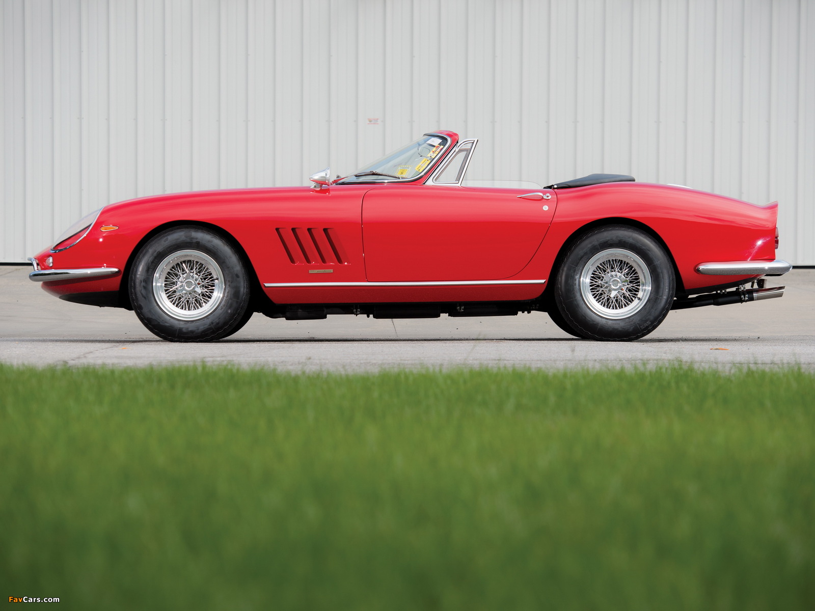 Photos of Ferrari 275 GTB/4 NART Spider 1967–68 (1600 x 1200)