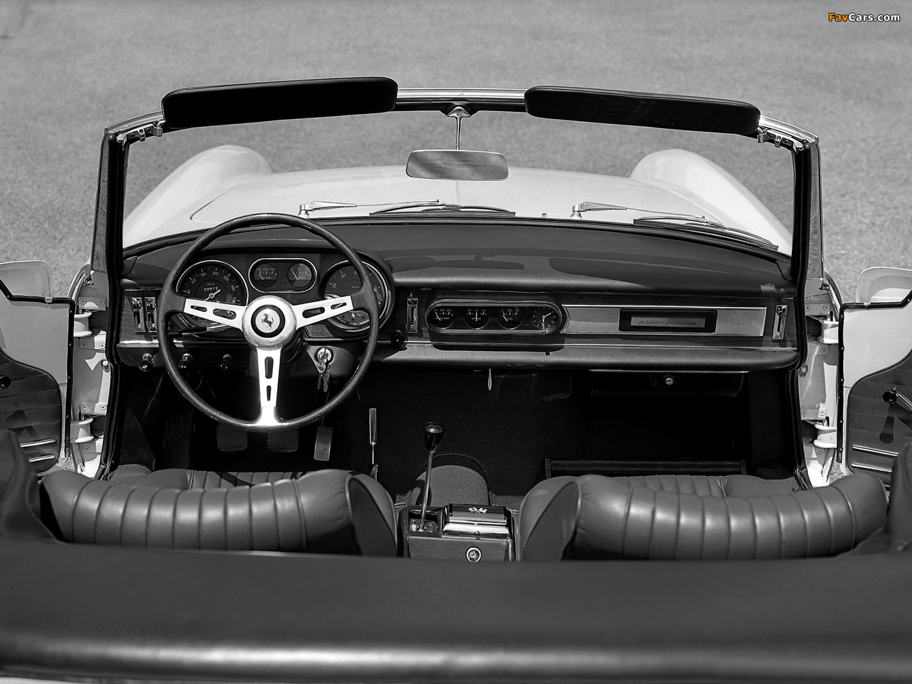 Pictures of Ferrari 275 GTS Spider 1964–66 (1280 x 960)