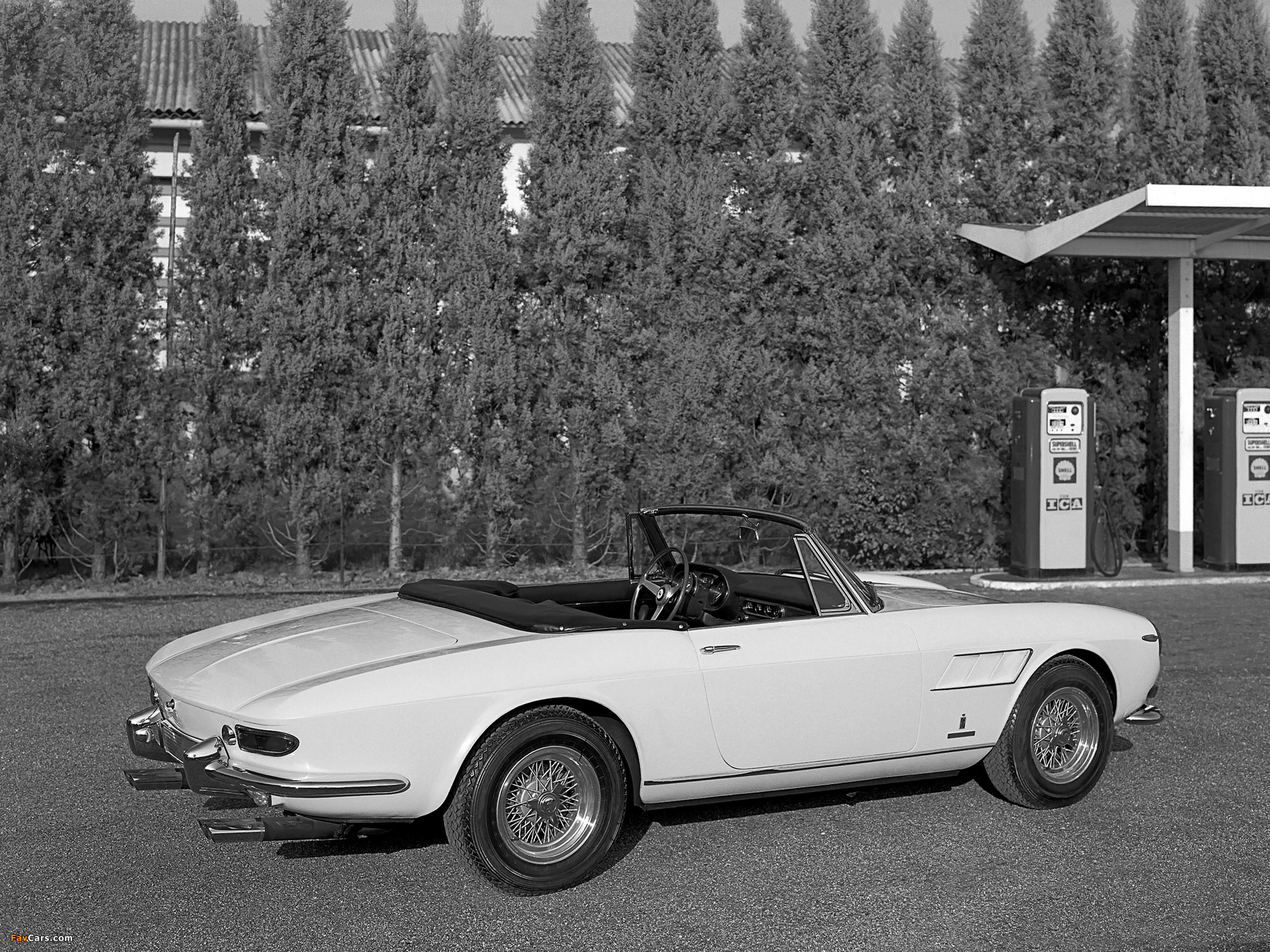 Pictures of Ferrari 275 GTS Spider 1964–66 (2048 x 1536)