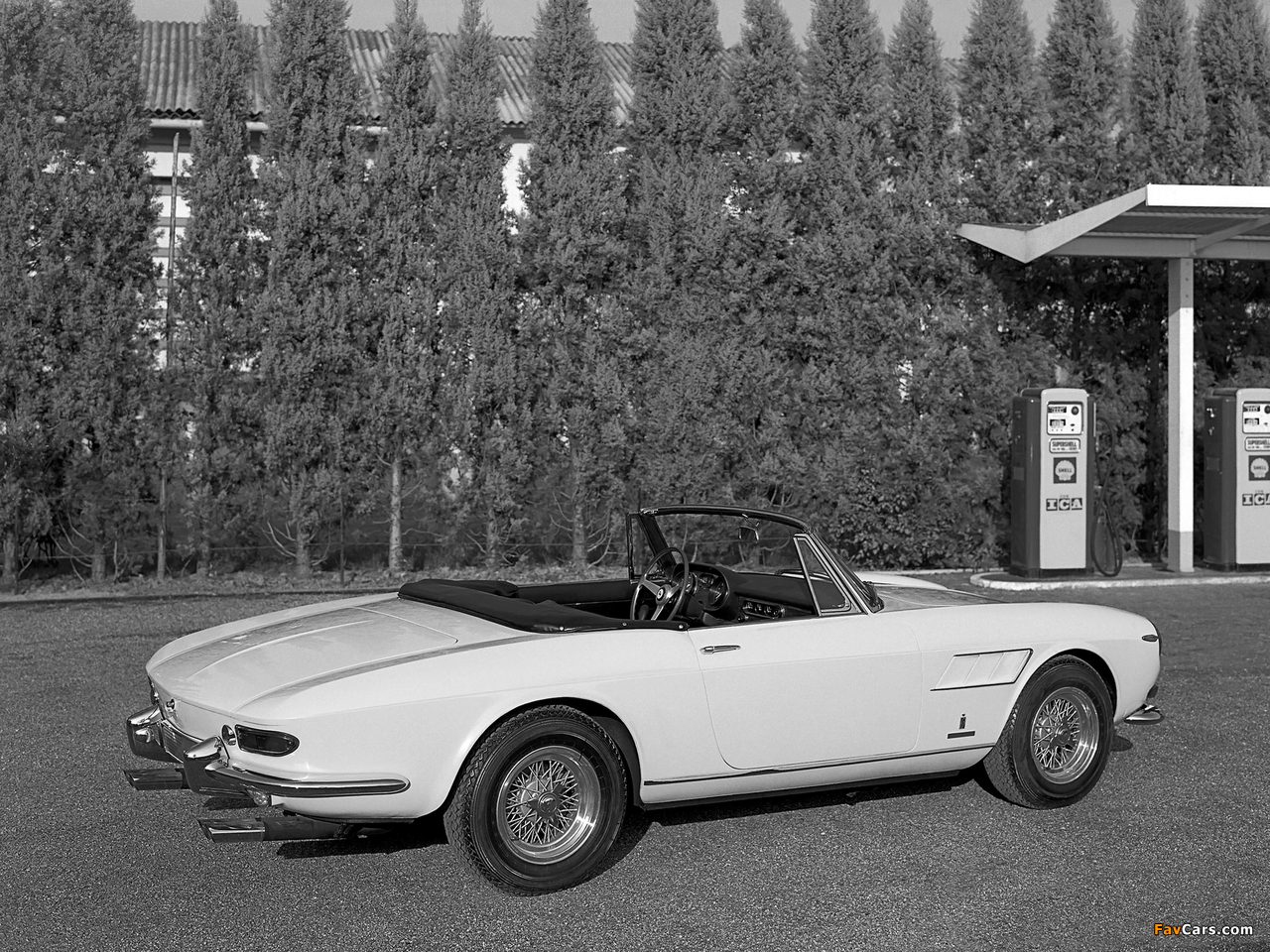 Pictures of Ferrari 275 GTS Spider 1964–66 (1280 x 960)