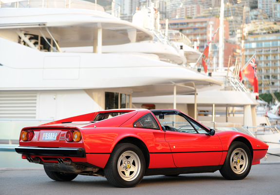 Ferrari 308 GTS Quattrovalvole 1982–85 photos