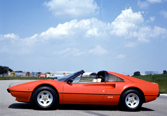 Photos of Ferrari 308 GTSi 1980–83