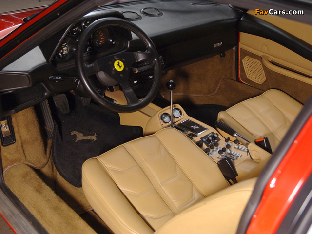 Photos of Ferrari 308 GTS Quattrovalvole 1982–85 (640 x 480)