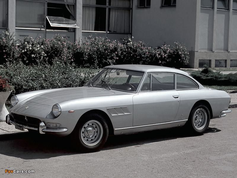 Ferrari 330 GT 2+2 (Series II) 1965–67 images (800 x 600)
