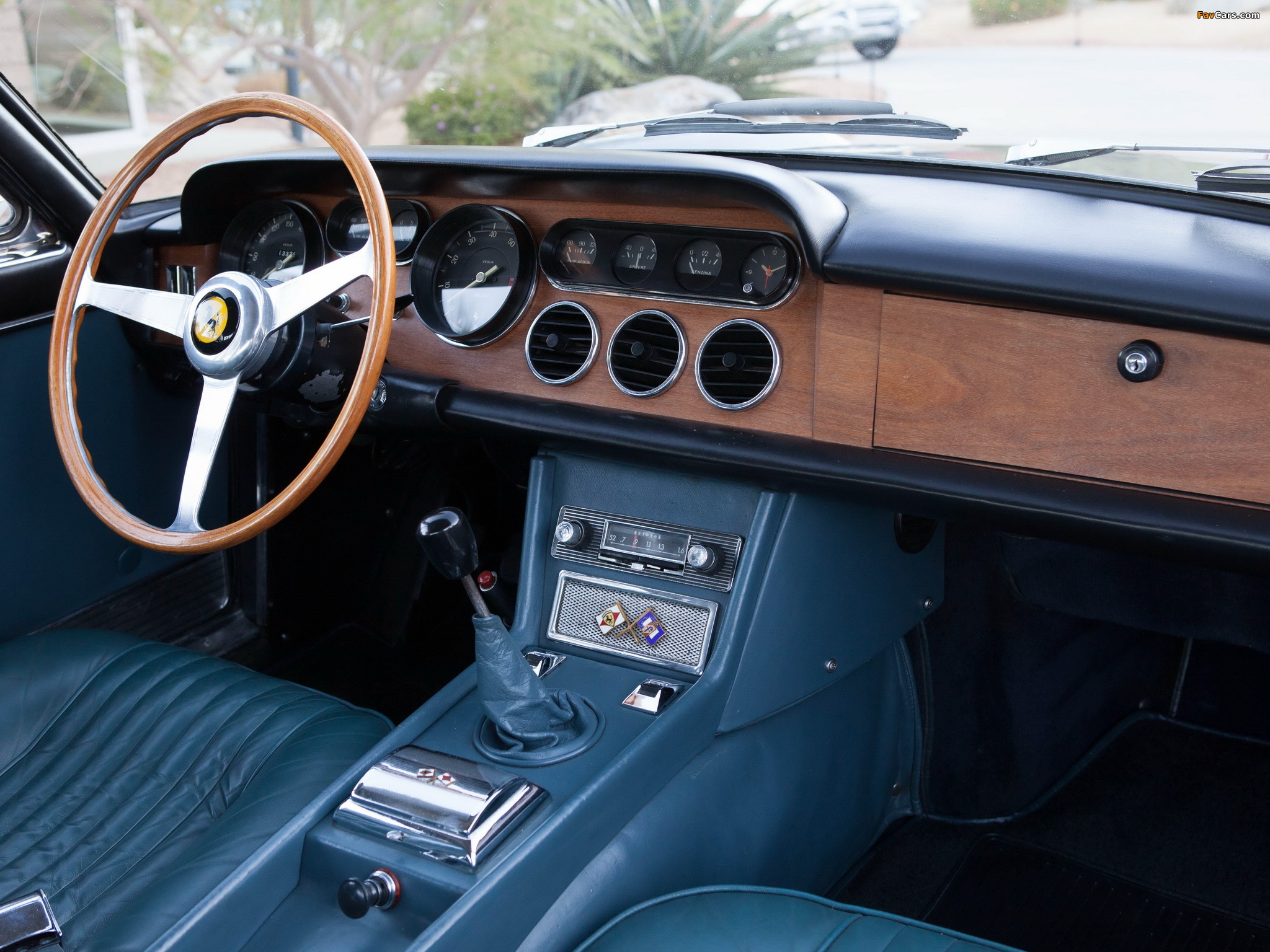 Ferrari 330 GT 2+2 (Series II) 1965–67 pictures (2048 x 1536)