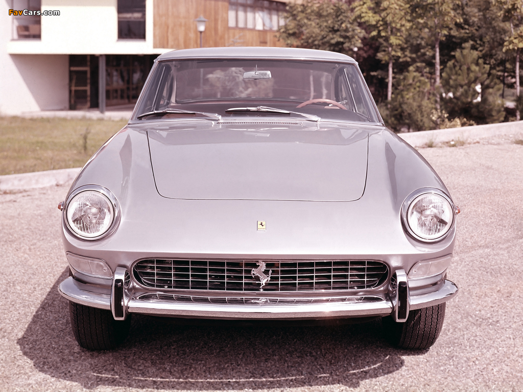 Photos of Ferrari 330 GT 2+2 (Series II) 1965–67 (1024 x 768)