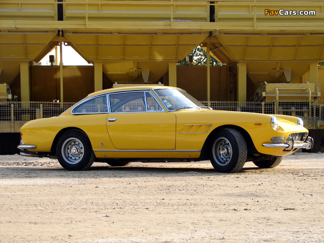 Photos of Ferrari 330 GT 2+2 (Series II) 1965–67 (640 x 480)