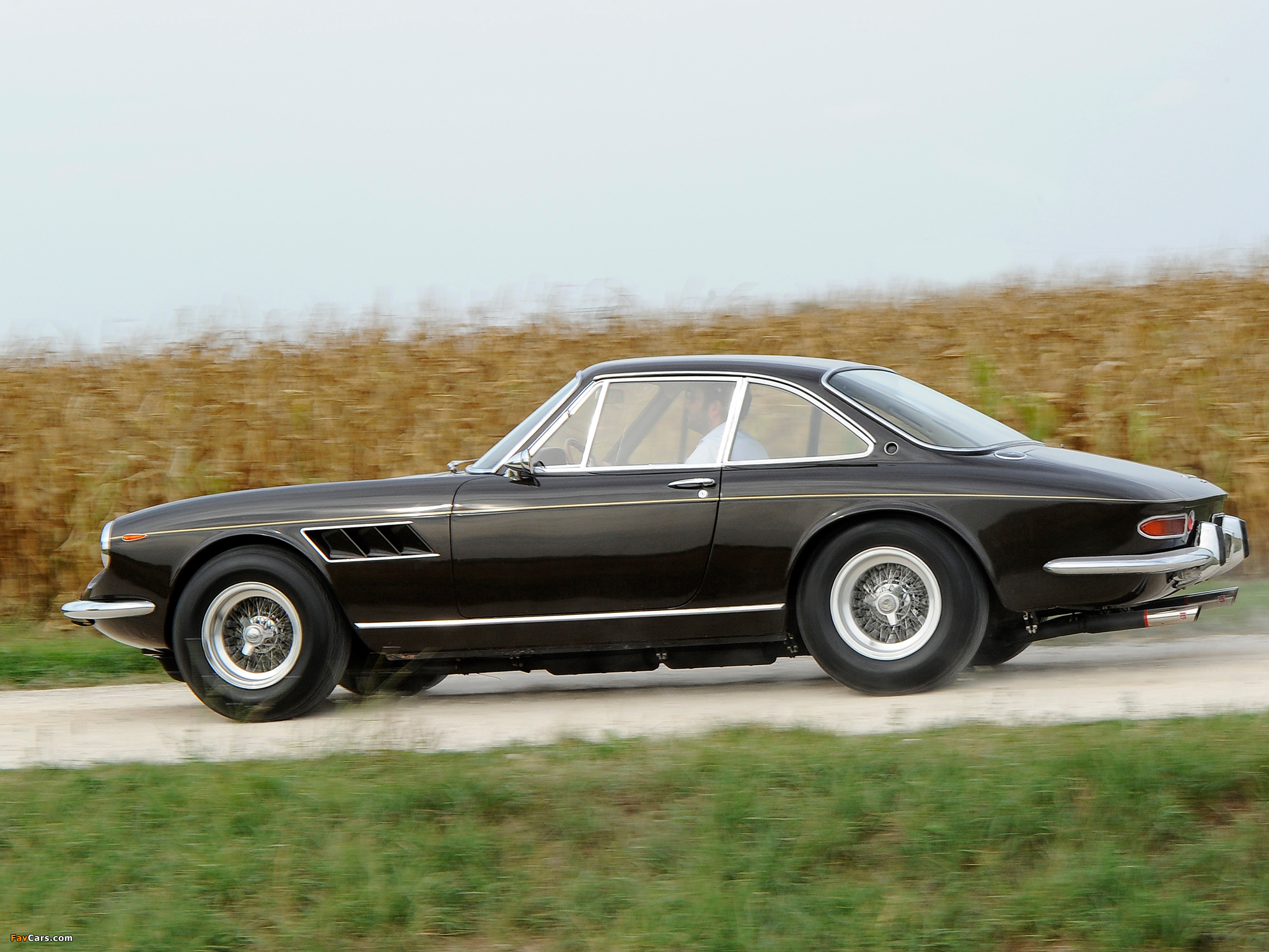 Photos of Ferrari 330 GTC 1966–68 (2048 x 1536)