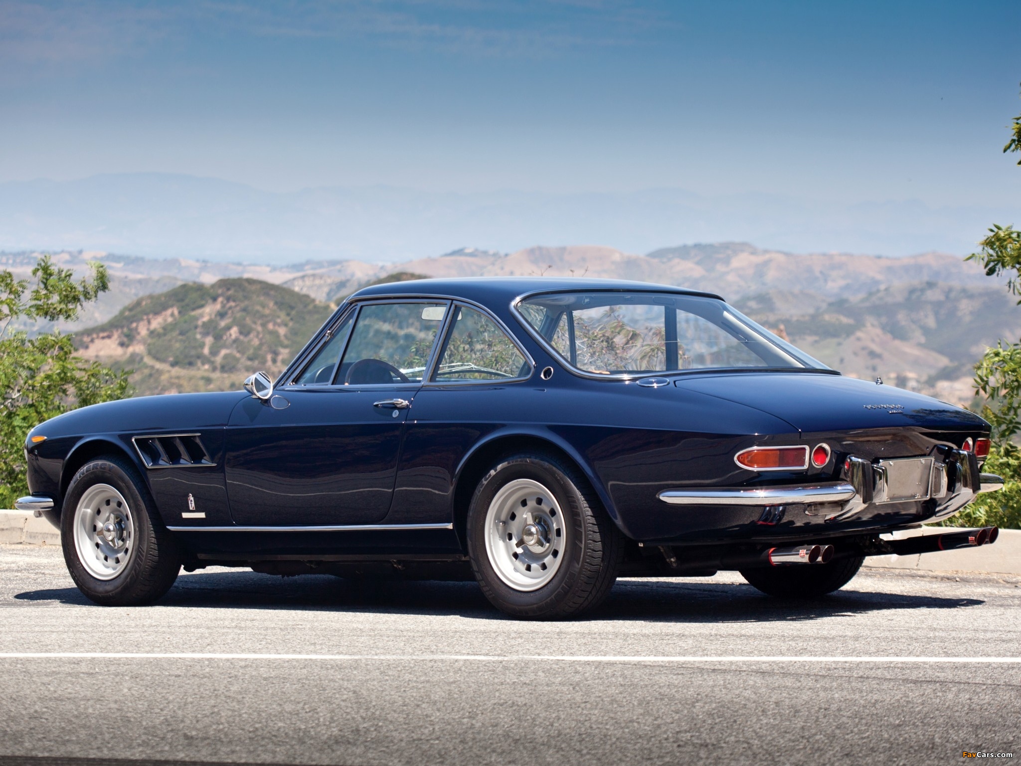 Photos of Ferrari 330 GTC 1966–68 (2048 x 1536)