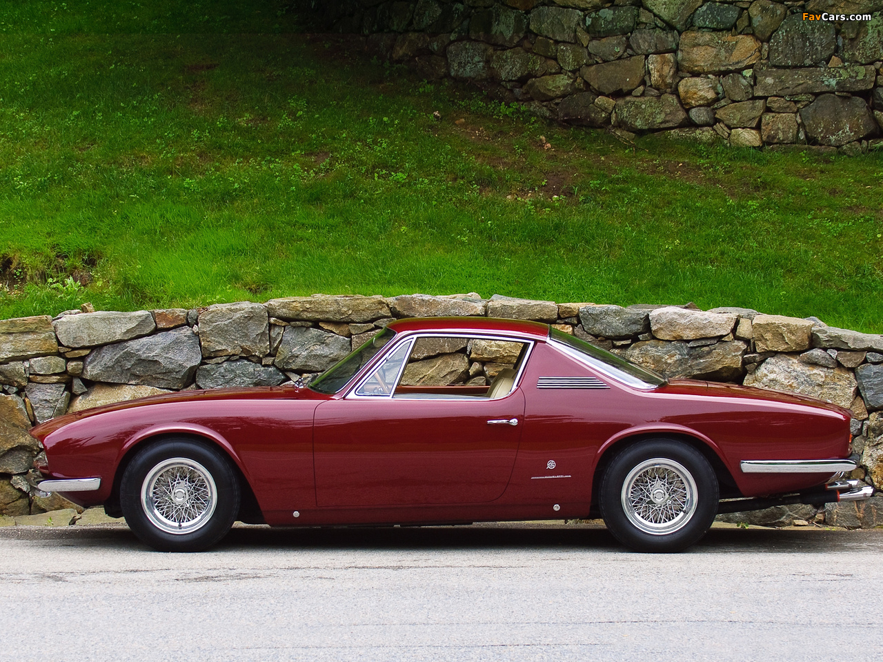 Photos of Ferrari 330 GT Coupe 1967 (1280 x 960)