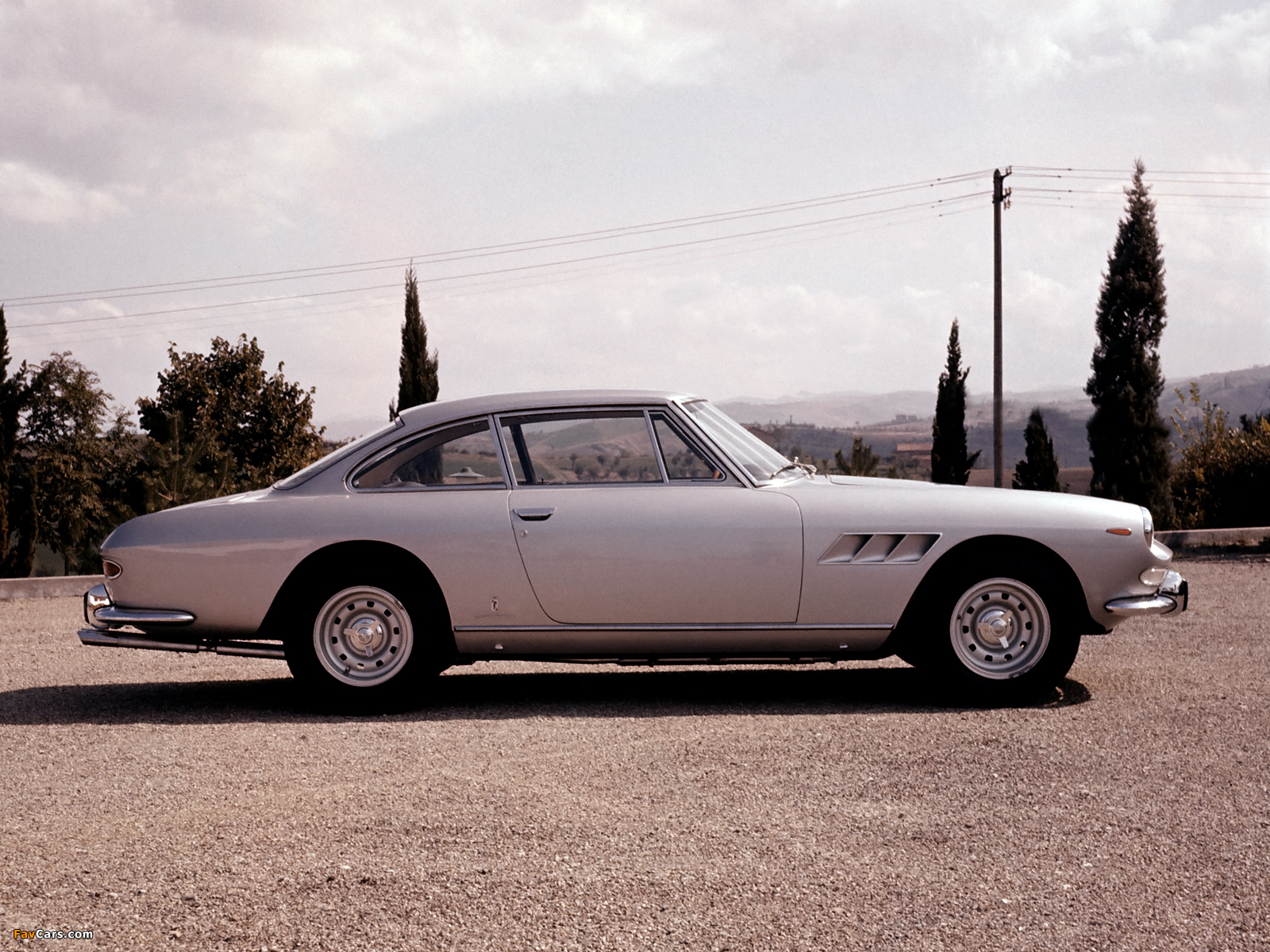 Ferrari 330 GT 2+2 (Series II) 1965–67 wallpapers (1600 x 1200)