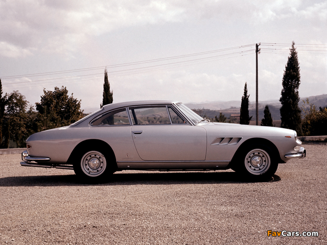 Ferrari 330 GT 2+2 (Series II) 1965–67 wallpapers (640 x 480)