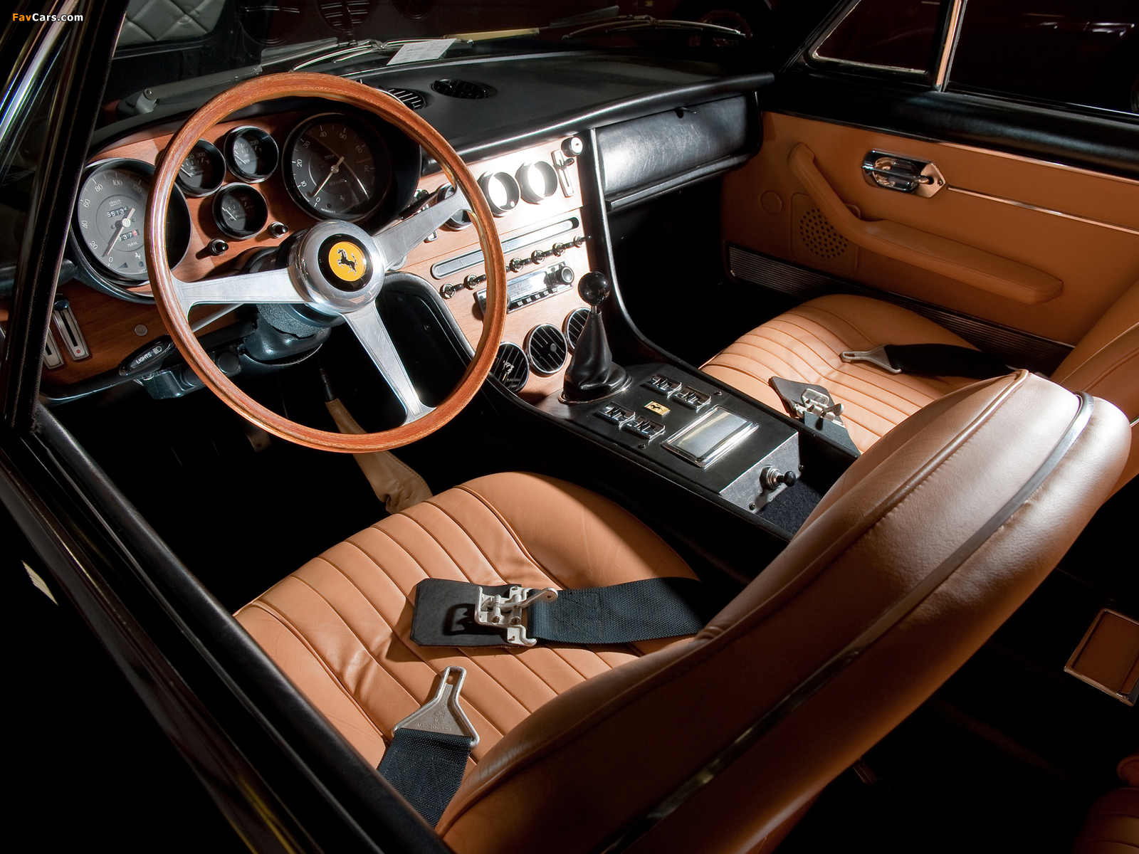 Ferrari 365 GT 2+2 1968–70 images (1600 x 1200)