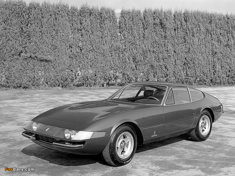 Ferrari 365 GTB/4 Daytona 1968–74 images (800 x 600)