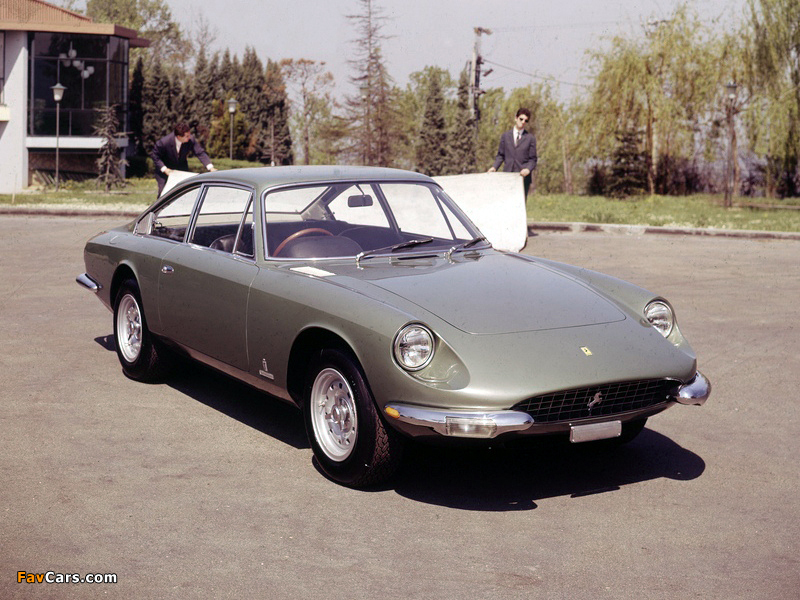 Ferrari 365 GT 2+2 1968–70 images (800 x 600)