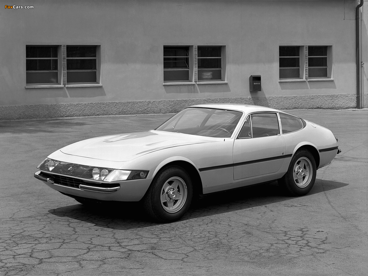 Ferrari 365 GTB/4 Daytona 1968–74 images (1280 x 960)