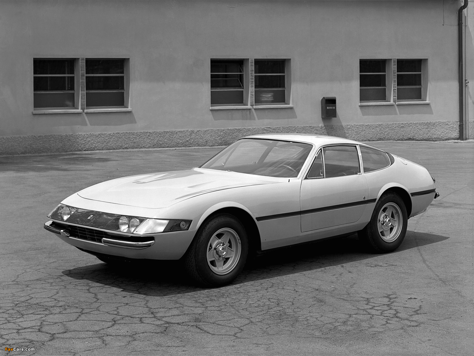 Ferrari 365 GTB/4 Daytona 1968–74 images (1600 x 1200)
