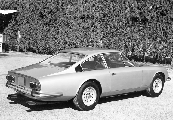 Ferrari 365 GT 2+2 1968–70 photos