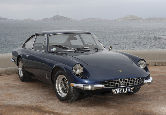 Ferrari 365 GT 2+2 1968–70 pictures