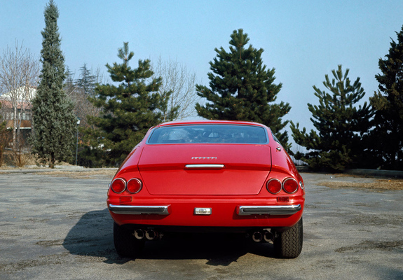 Ferrari 365 GTB/4 Daytona 1968–74 pictures