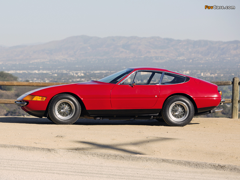 Ferrari 365 GTB/4 Daytona 1968–74 pictures (800 x 600)