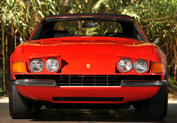 Ferrari 365 GTS/4 Daytona Spider 1970–74 images