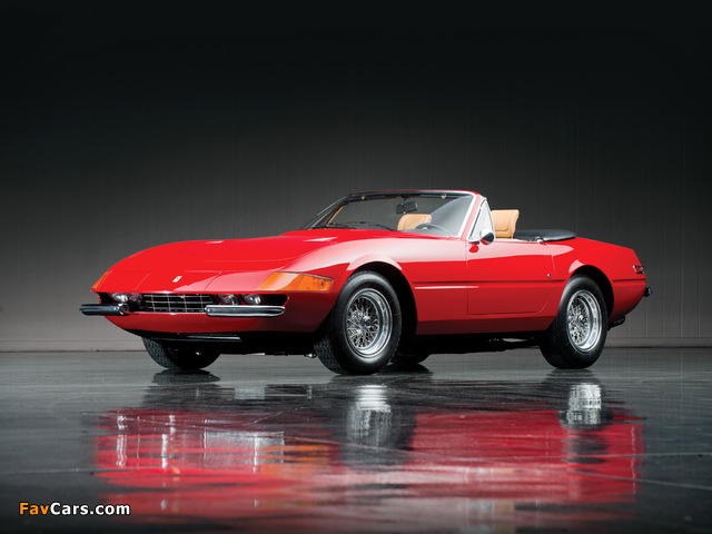 Ferrari 365 GTS/4 Daytona Spider 1970–74 images (640 x 480)