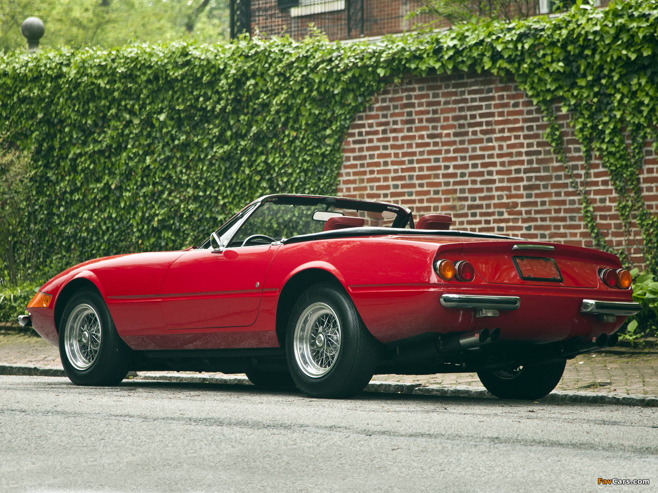 Ferrari 365 GTS/4 Daytona Spider 1970–74 images (1280 x 960)