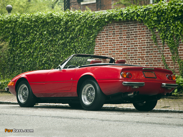 Ferrari 365 GTS/4 Daytona Spider 1970–74 images (640 x 480)