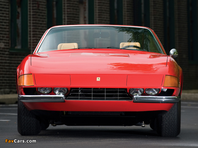 Ferrari 365 GTS/4 Daytona Spider 1970–74 images (640 x 480)