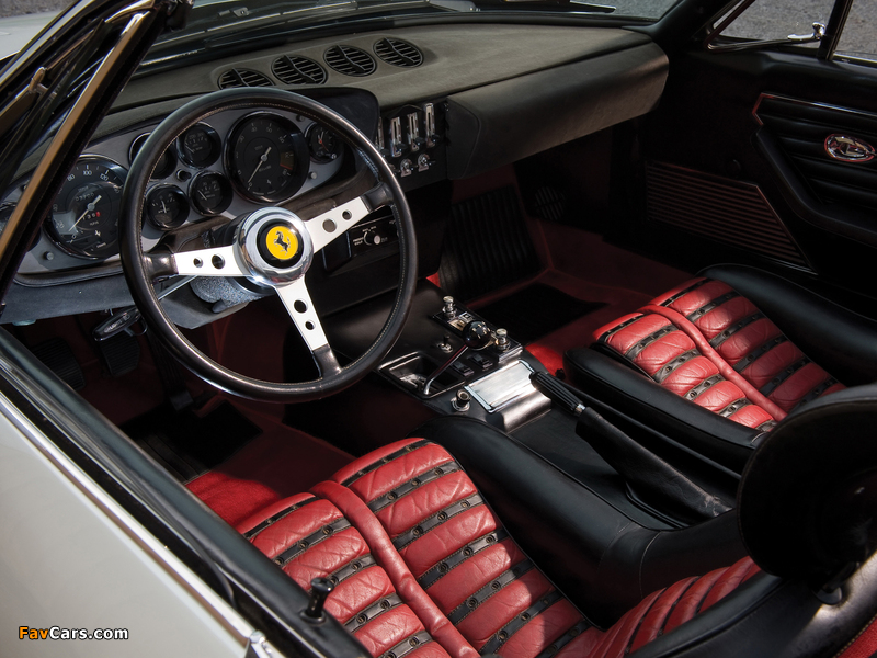 Ferrari 365 GTS/4 Daytona Spider 1970–74 photos (800 x 600)