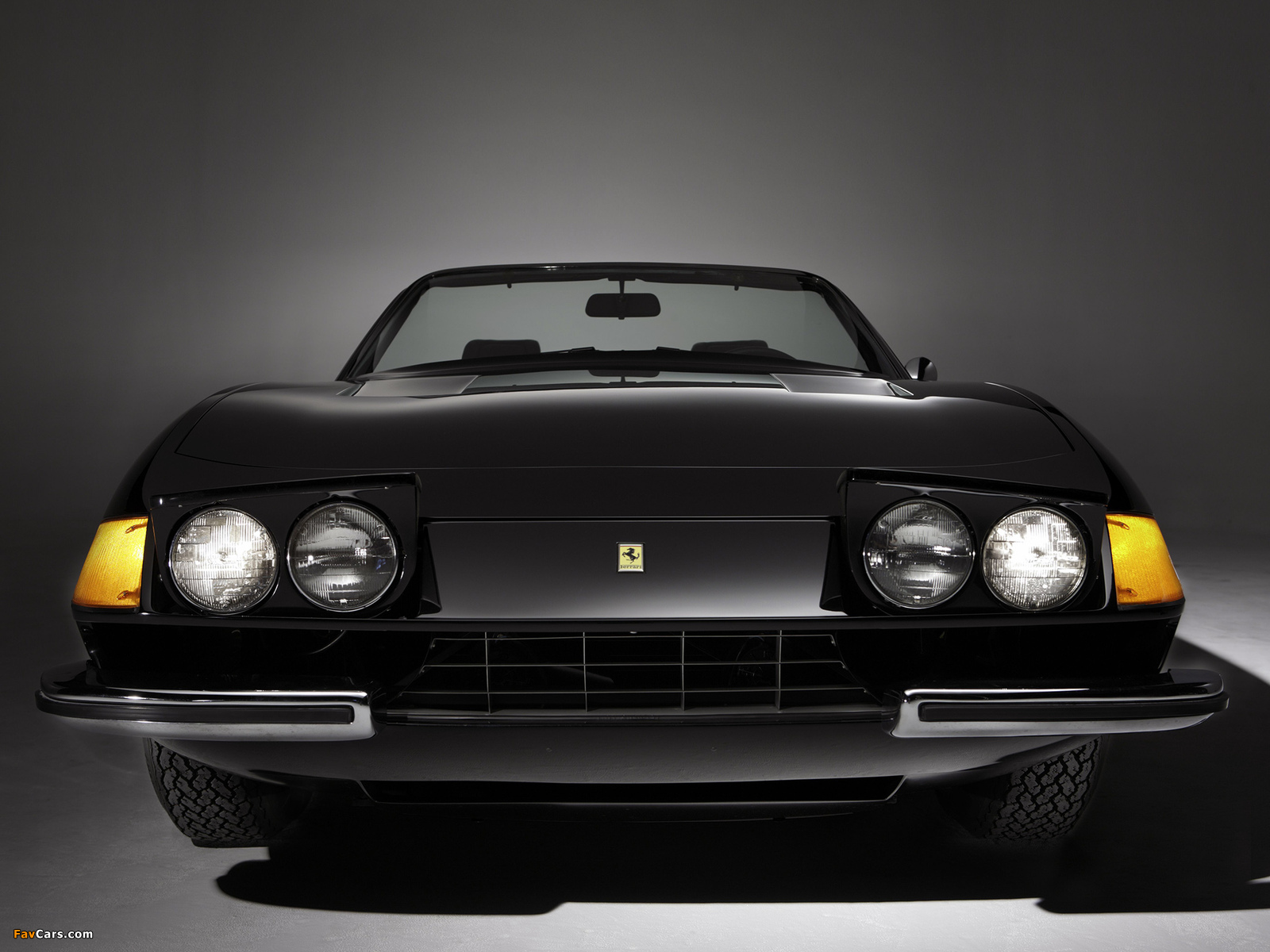 Ferrari 365 GTS/4 Daytona Spider 1970–74 wallpapers (1600 x 1200)