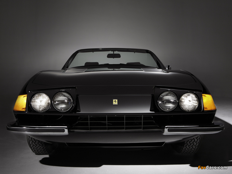 Ferrari 365 GTS/4 Daytona Spider 1970–74 wallpapers (800 x 600)