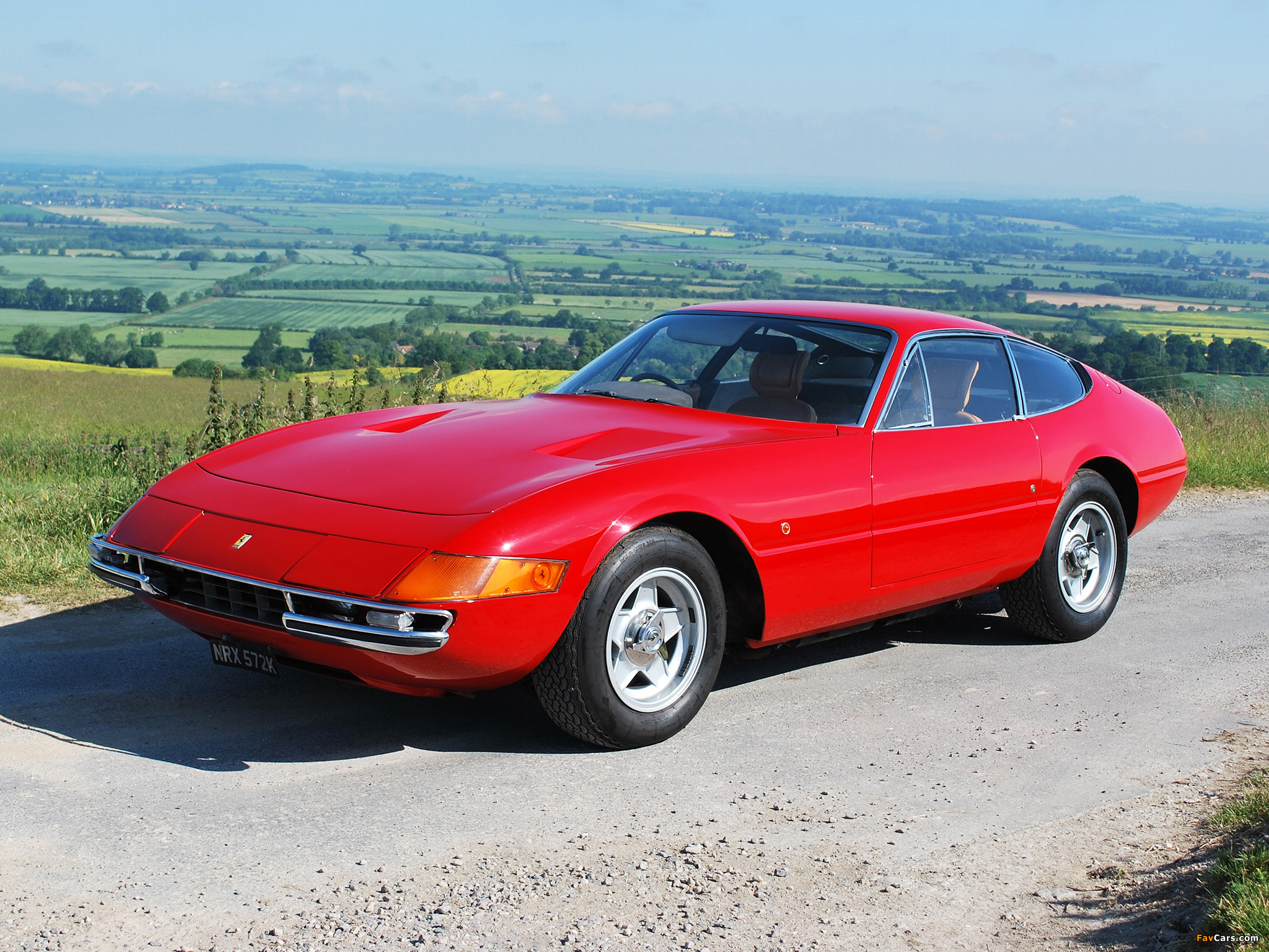Ferrari 365 GTB/4 Daytona UK-spec 1971–73 photos (2048 x 1536)