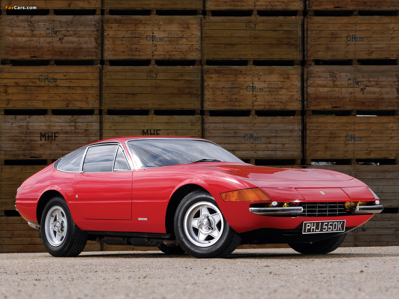 Ferrari 365 GTB/4 Daytona UK-spec 1971–73 wallpapers (1280 x 960)