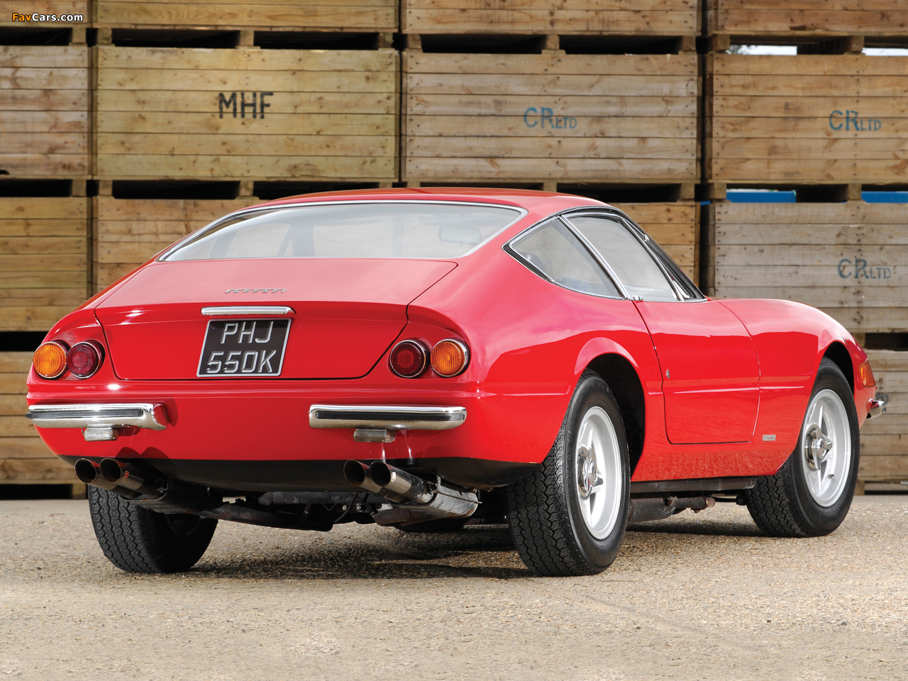 Ferrari 365 GTB/4 Daytona UK-spec 1971–73 wallpapers (1280 x 960)