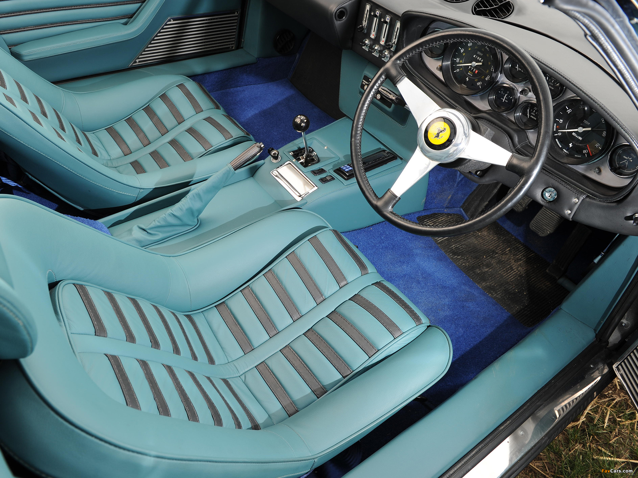 Ferrari 365 GTS/4 Daytona UK-spec 1971–74 wallpapers (2048 x 1536)