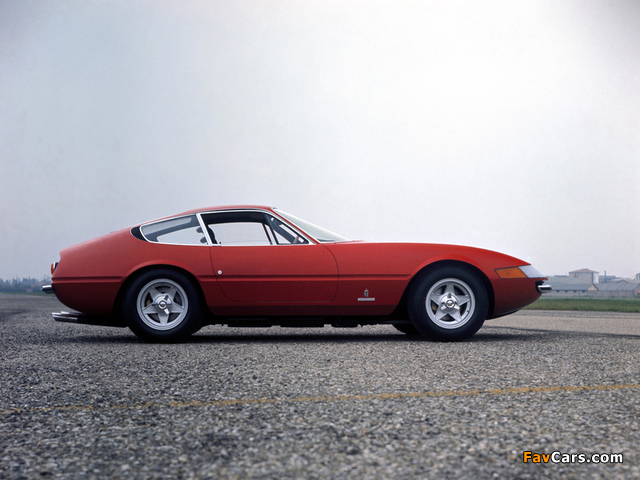 Images of Ferrari 365 GTB/4 Daytona 1968–74 (640 x 480)
