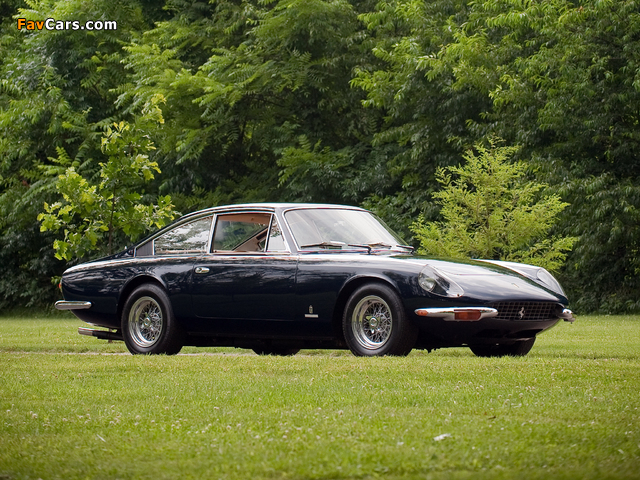 Images of Ferrari 365 GT 2+2 1968–70 (640 x 480)