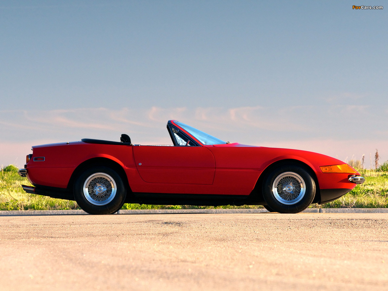 Images of Ferrari 365 GTS/4 Daytona Spider 1970–74 (1280 x 960)