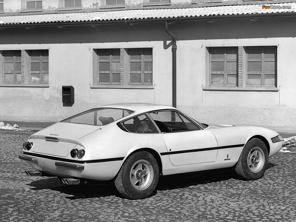 Photos of Ferrari 365 GTB/4 Daytona 1968–74 (1024 x 768)