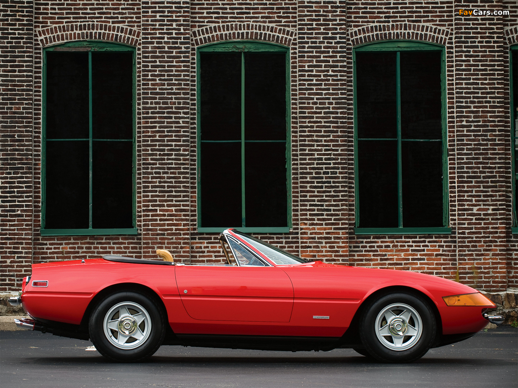 Photos of Ferrari 365 GTS/4 Daytona Spider 1970–74 (1024 x 768)