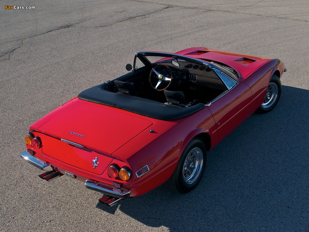 Photos of Ferrari 365 GTS/4 Daytona Spider 1970–74 (1024 x 768)