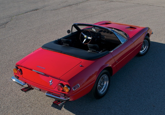 Photos of Ferrari 365 GTS/4 Daytona Spider 1970–74