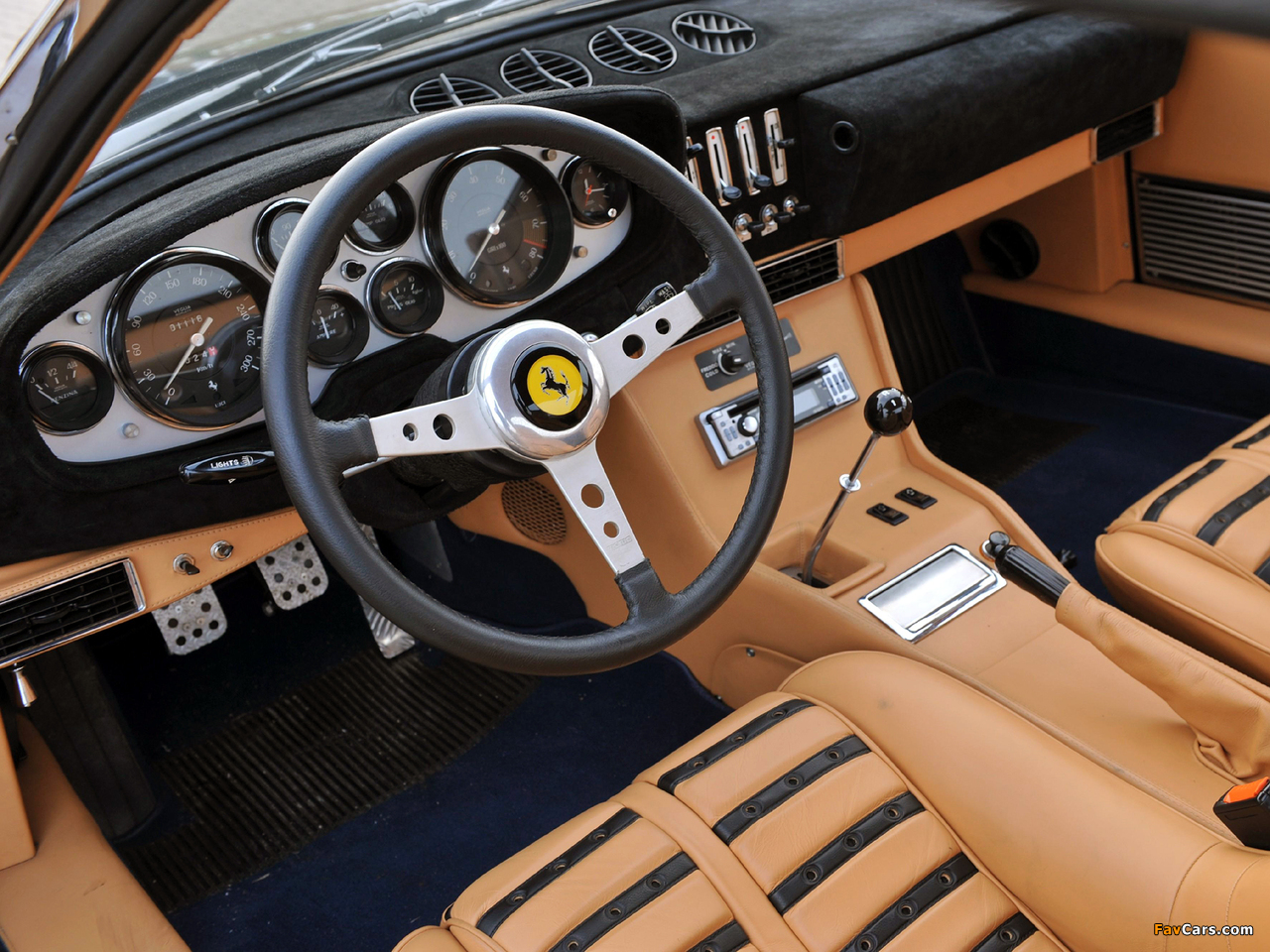 Photos of Ferrari 365 GTB/4 Daytona 1971–73 (1280 x 960)
