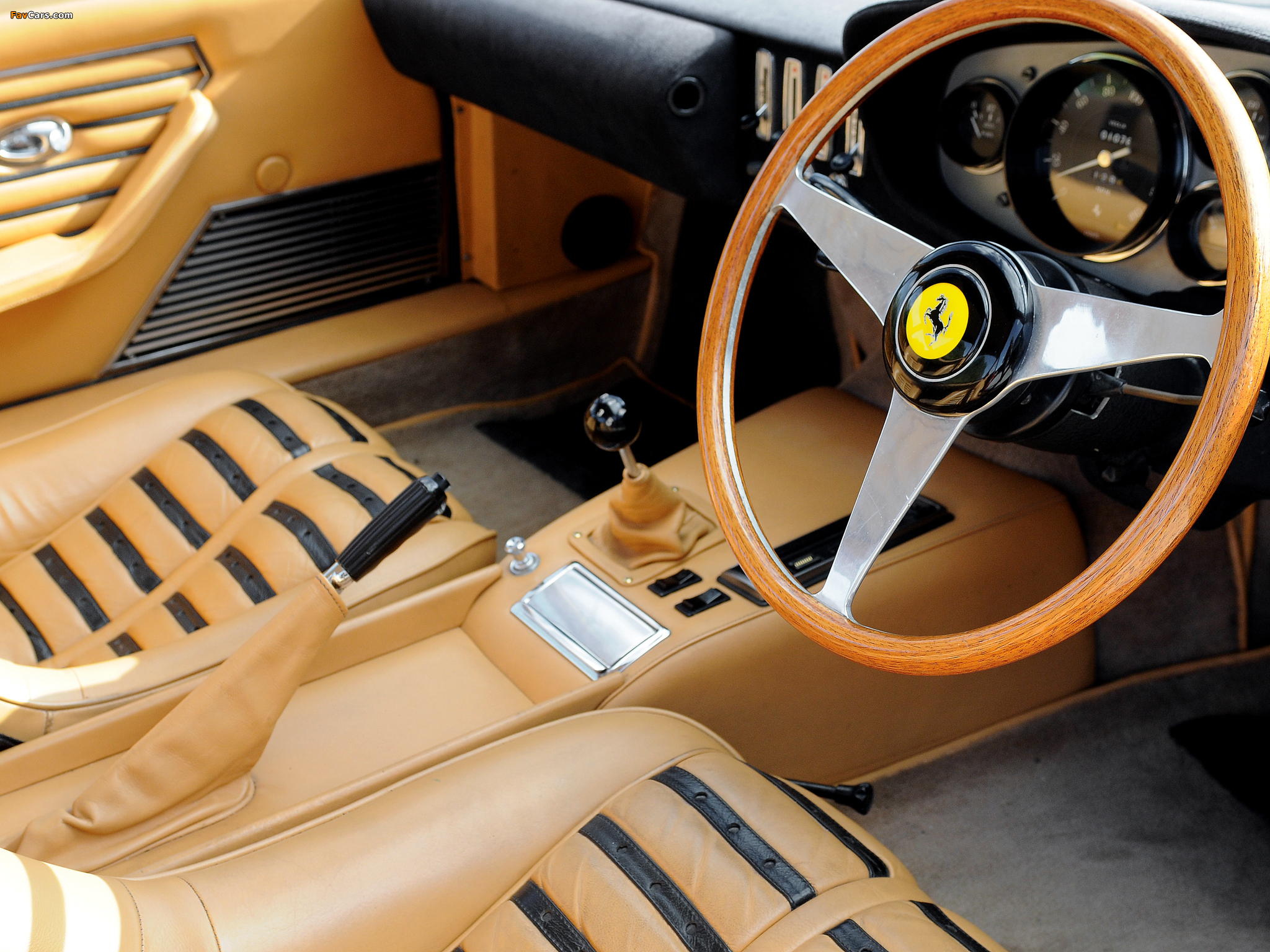 Pictures of Ferrari 365 GTB/4 Daytona UK-spec 1968–71 (2048 x 1536)